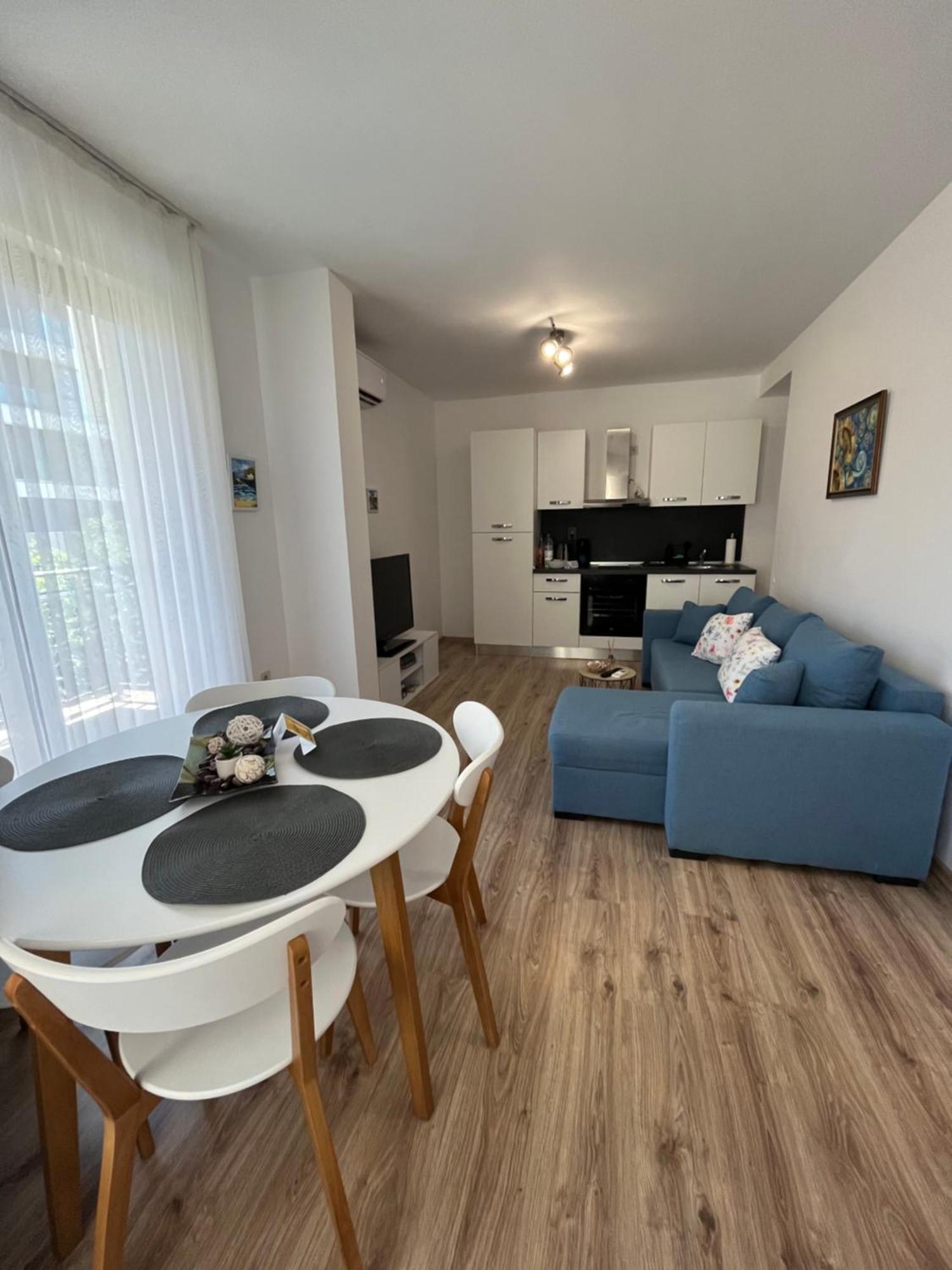 Azzurro Premium Apartment On Bulevard Bogoridi Burgasz Kültér fotó